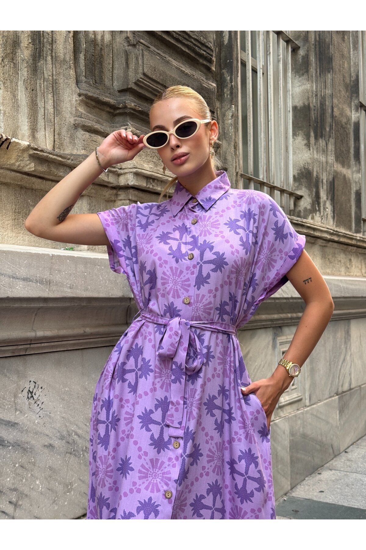 V083 Lila Desenli Kuşak Detaylı Gömlek Elbise