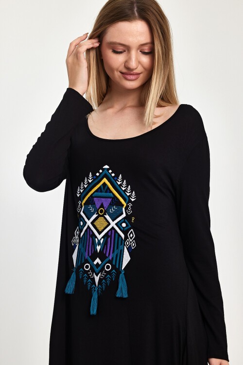 1006 Siyah Uzun Kol Etnik Desen Baskılı Püskül Detaylı Penye Viskon Elbise