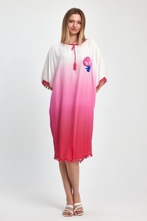 1014 Beyaz Pembe Nakış Detaylı Ponpon Detay Kısa Viskon Elbise