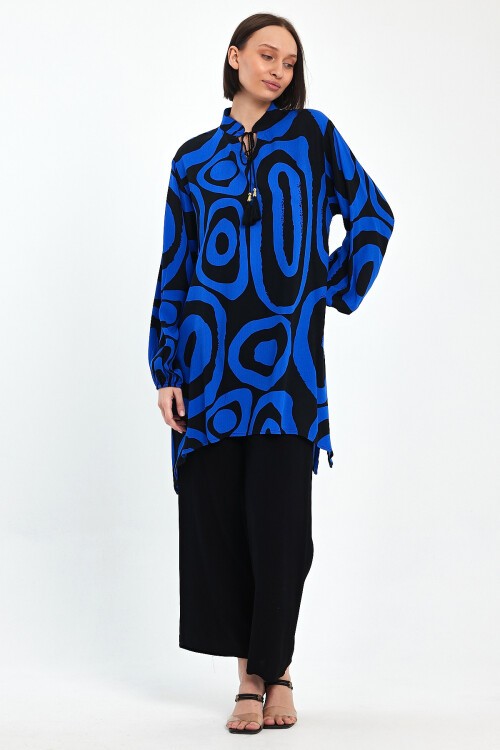 1017 Siyah Saks Mavi Desenli Hakim Yaka Viskon Takım