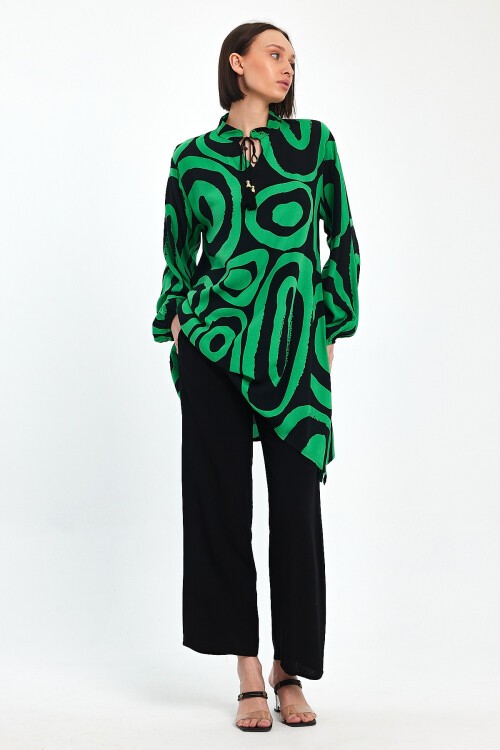 1017 Siyah Yeşil Desenli Hakim Yaka Viskon Takım