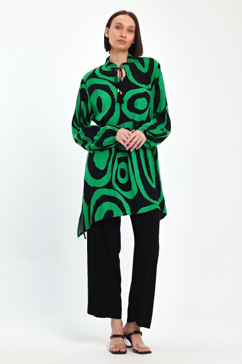 1017 Siyah Yeşil Desenli Hakim Yaka Viskon Takım