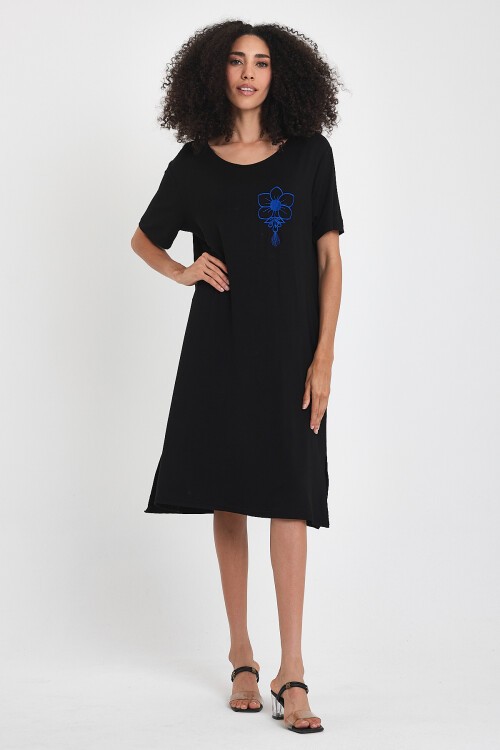 1023 Siyah Altın Nakışlı Sırt ve Cep Detaylı Penye Viskon Elbise