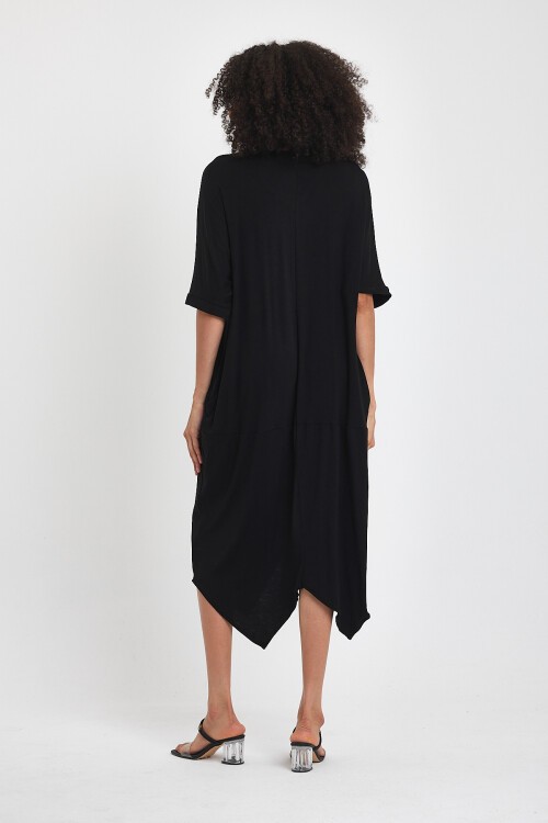 1064 Siyah V Yaka Çiçek Nakışlı Penye Viskon Elbise