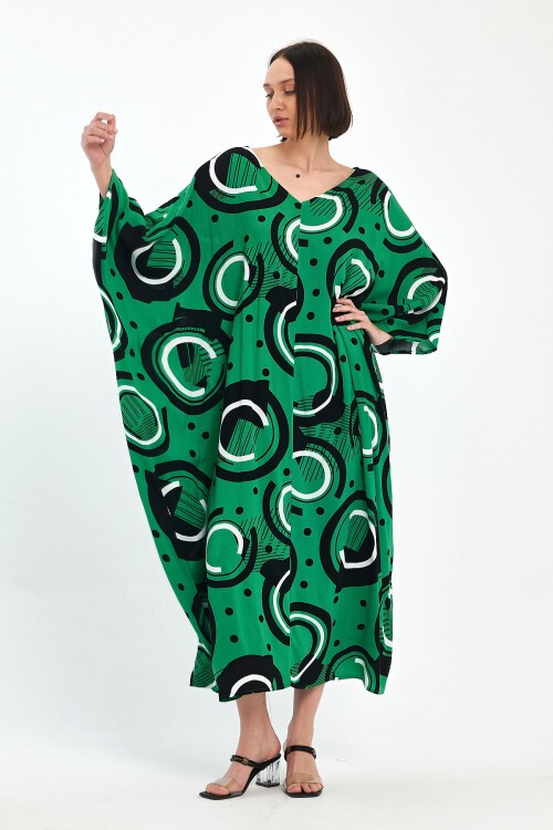 1067 Kadın Yeşil V Yaka Desenli Standart Beden Elbise