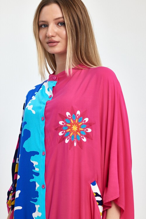 1076 Kadın Hakim Yaka Baskı Ve Nakış Detaylı Cepli Büyük Beden Gömlek Elbise