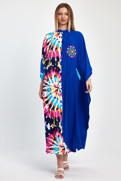 1076 Kadın Hakim Yaka Baskı Ve Nakış Detaylı Cepli Büyük Beden Gömlek Elbise