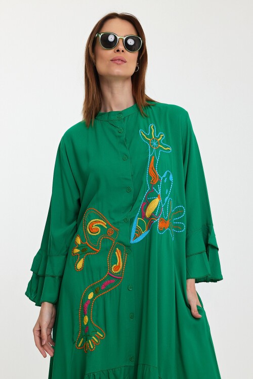 8140 Yeşil Kurbağa Nakışlı Gömlek Elbise