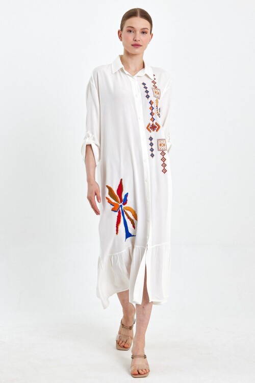 8179 Beyaz Etnik Nakışlı Gömlek Elbise