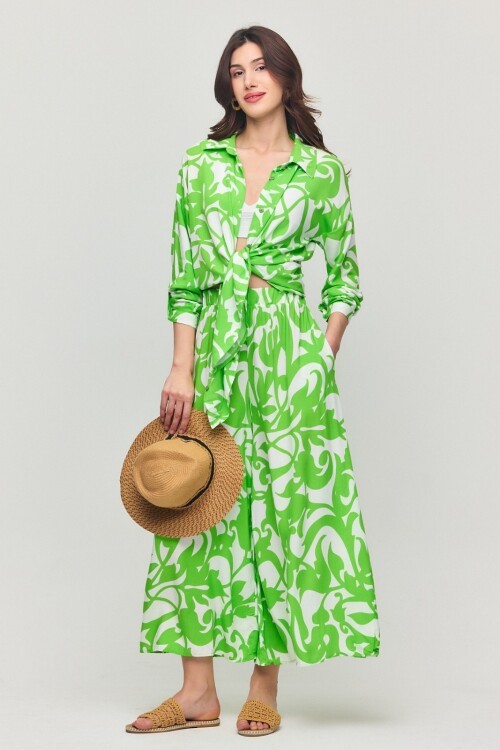 8223 Yeşil Desen Baskılı Gömlek Pantolon Takım