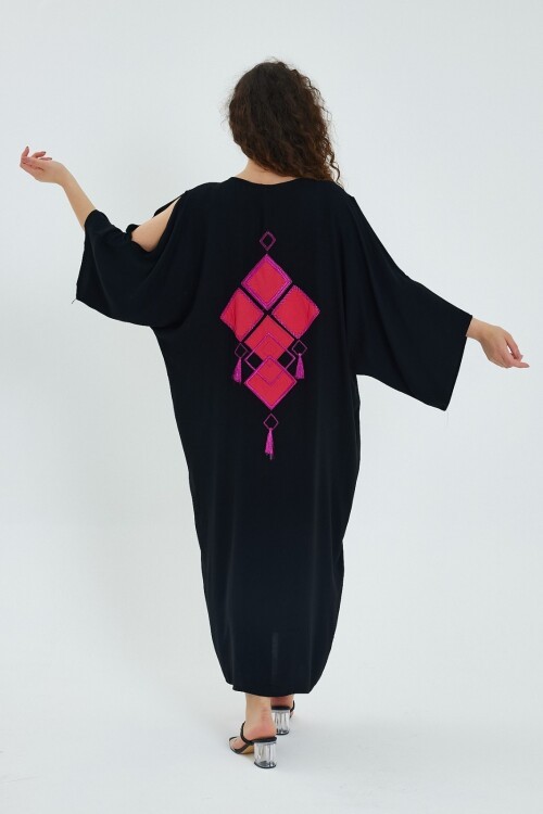 938 Siyah Kol Dekolte Sırt Nakış Detay Büyük Beden Elbise