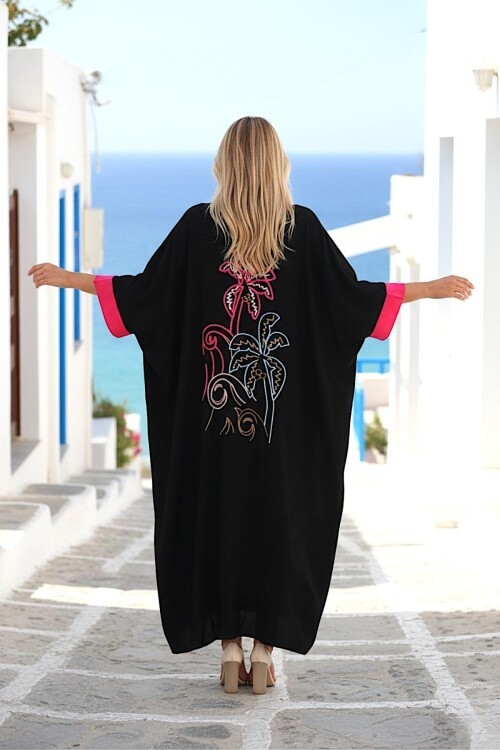 949 Siyah Sırt Nakış Detaylı Yarım Kapama Büyük Beden Elbise