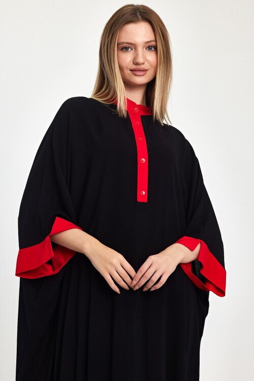 957 Siyah Kırmızı Yarım Kapamalı Sırt Nakış Detaylı Büyük Beden Viskon Elbise