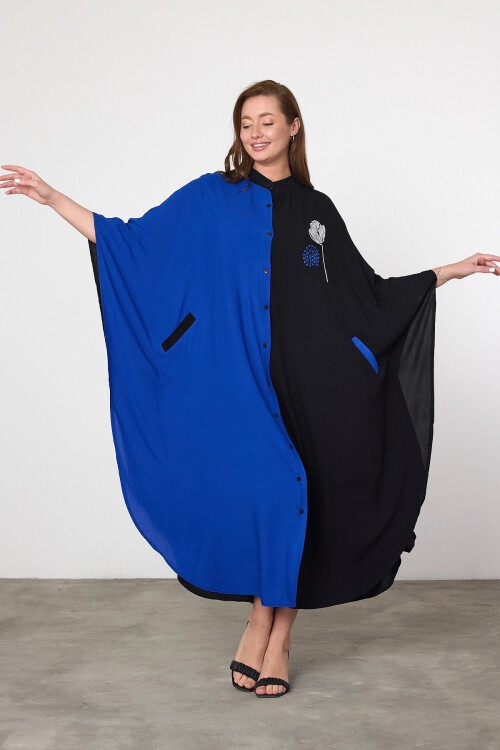 993 Siyah Saks Mavi Çiçek Nakışlı Büyük Beden Gömlek Elbise