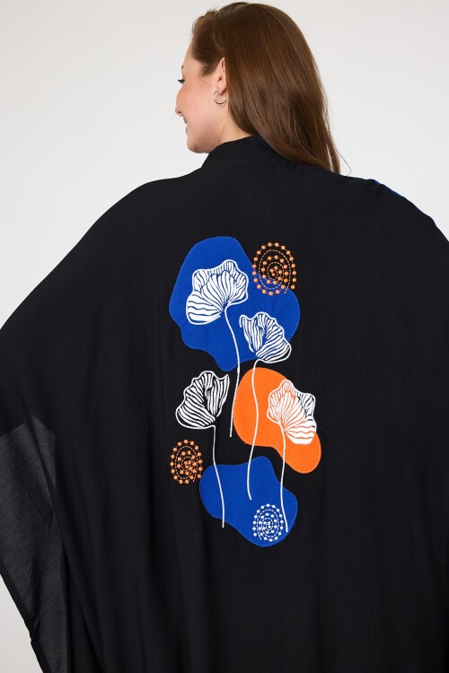 993 Siyah Saks Mavi Çiçek Nakışlı Büyük Beden Gömlek Elbise