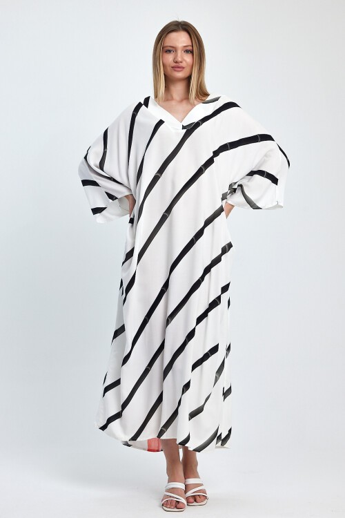 Kadın Papağan Desenli Büyük Beden Elbise