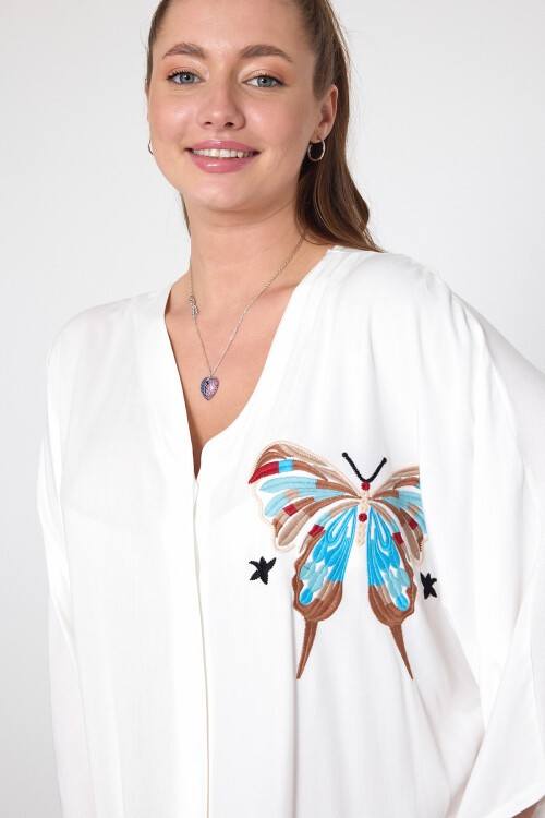 V048 Beyaz Kadın V Yaka Kelebek Nakış Detaylı Büyük Beden Gömlek Elbise