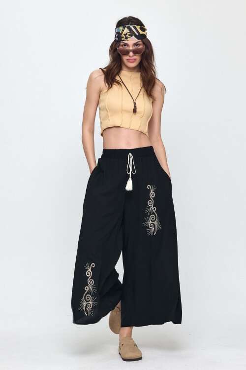 V030 Geniş Paça Bel Lastikli Otantik Nakış Detaylı Viskon Pantolon