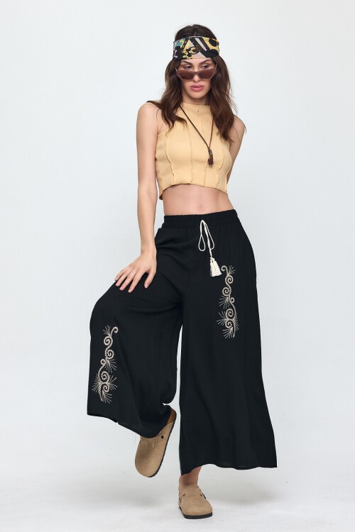 V030 Geniş Paça Bel Lastikli Otantik Nakış Detaylı Viskon Pantolon