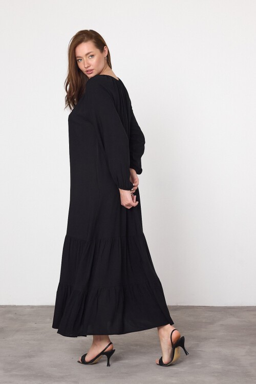 V033 Siyah Kadın Madonna Yaka Bağcıklı Elbise