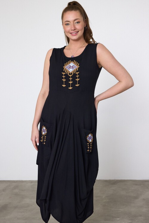 V035 Siyah Kadın U Yaka Otantik Nakış Detaylı Cepli Şalvar Elbise