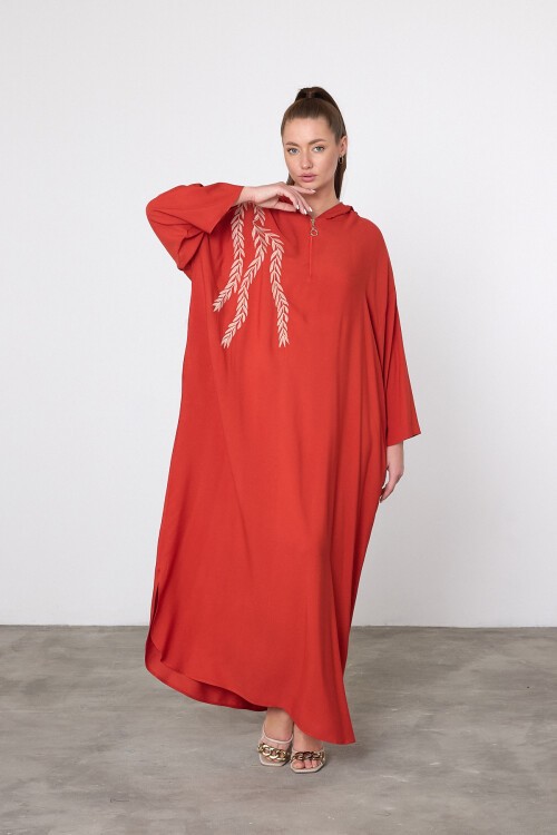 V037 Kiremit Yarım Fermuarlı Kapüşonlu Viskon Elbise