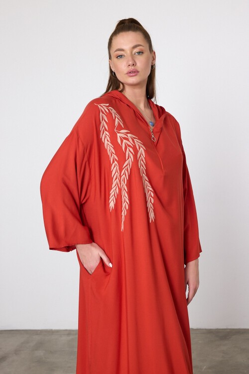 V037 Kiremit Yarım Fermuarlı Kapüşonlu Viskon Elbise