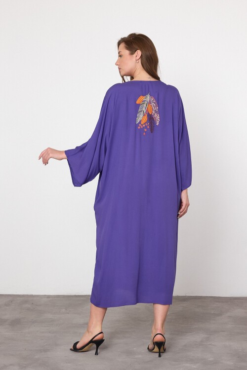 V039 Mor Kuş Tüyü Nakış Püskül Detaylı Büyük Beden Gömlek Elbise