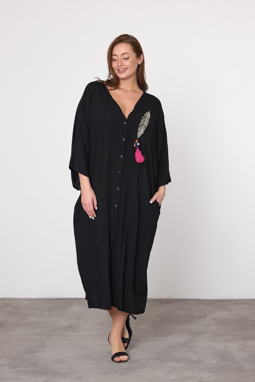 V039 Siyah Kuş Tüyü Nakış Püskül Detaylı Büyük Beden Gömlek Elbise