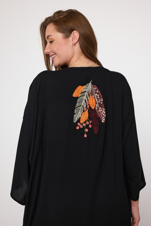 V039 Siyah Kuş Tüyü Nakış Püskül Detaylı Büyük Beden Gömlek Elbise