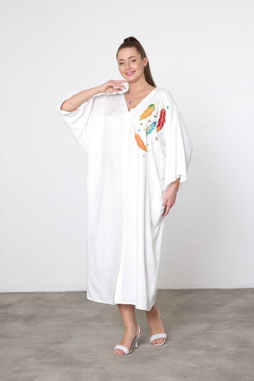 V042 Kadın V Yaka Yaprak Nakış Detaylı Büyük Beden Gömlek Elbise