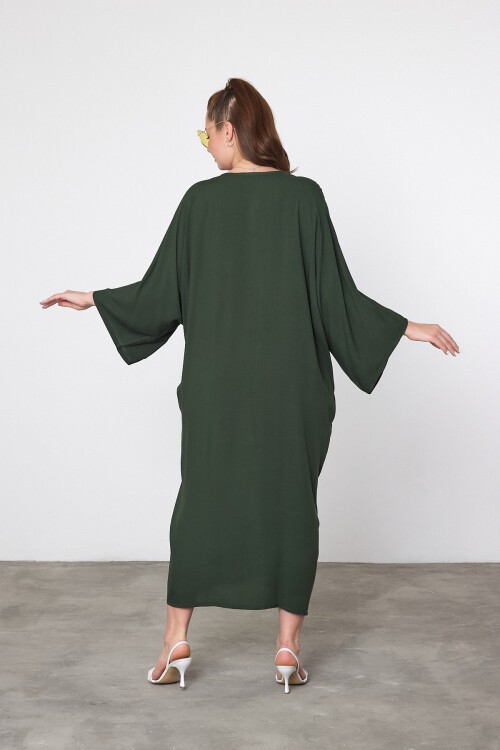 V050 Haki Kadın V Yaka Düğme Kapalı Nota Nakış Detaylı Büyük Beden Gömlek Elbise