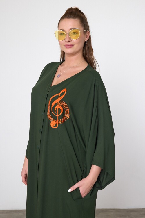 V050 Haki Kadın V Yaka Düğme Kapalı Nota Nakış Detaylı Büyük Beden Gömlek Elbise