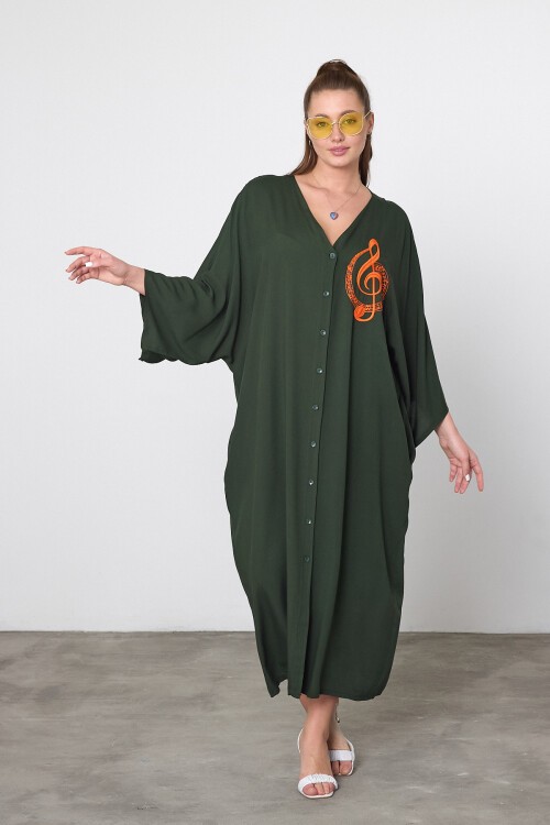 V050 Haki Kadın V Yaka Düğme Kapalı Nota Nakış Detaylı Büyük Beden Gömlek Elbise