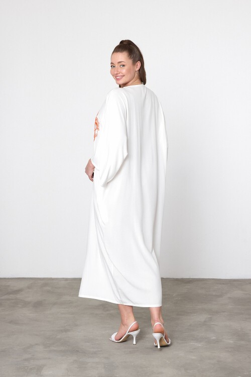 V050 Beyaz  Kadın V Yaka Düğme Kapalı Nota Nakış Detalı Büyük Beden Gömlek Elbise