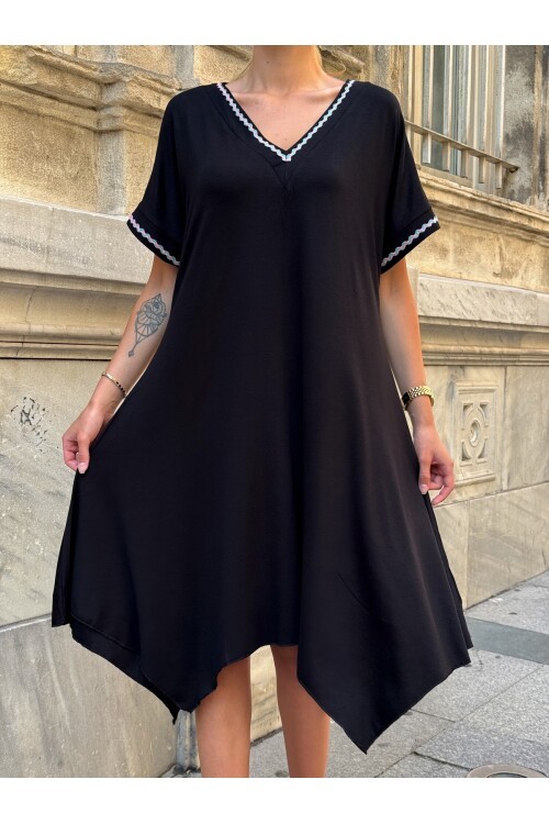 V082 Siyah Biye Detaylı Asimetrik Penye Viskon Elbise