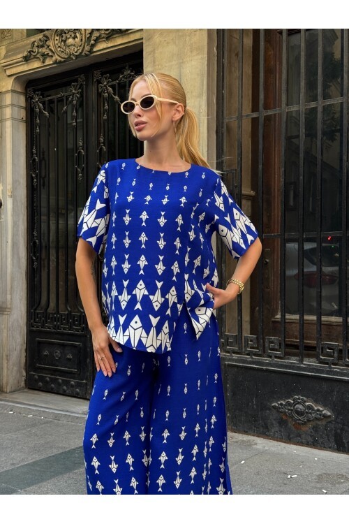 V201 Saks Mavi Balık Desenli Kısa Kol Bluz Pantolon Takım