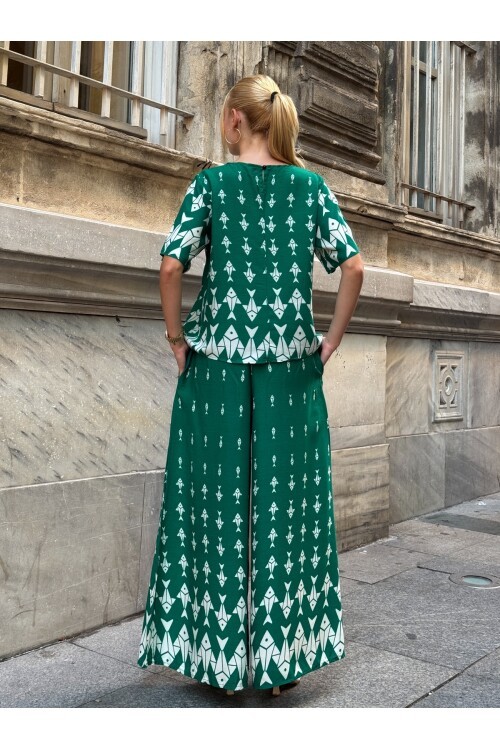 V201 Zümrüt Yeşil Balık Desenli Kısa Kol Bluz Pantolon Takım