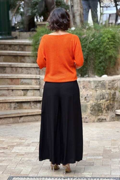 V251 Siyah Nakışlı Bol Paça Pantolon