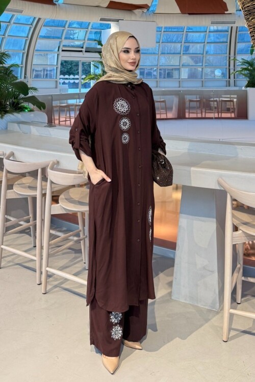 V273 K.Kahve Gümüş Yuvarlak Nakışlı Viskon Takım