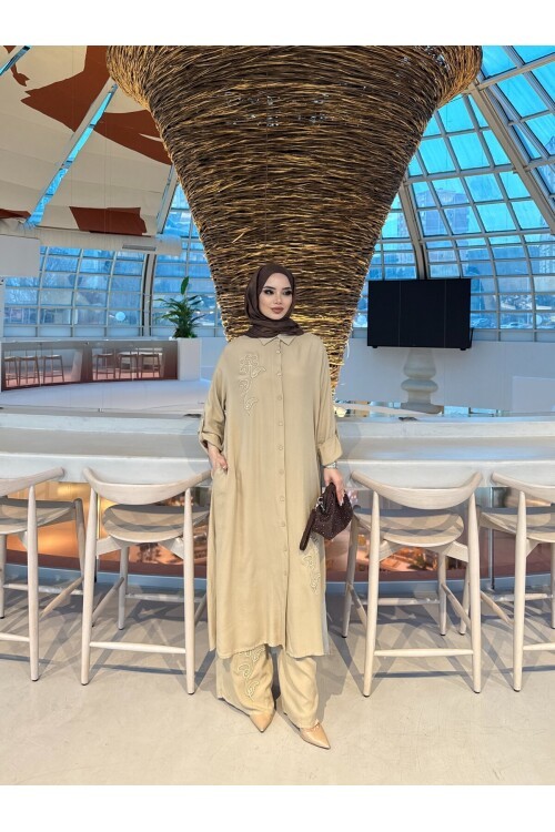 V275 Bej Çiçek Nakışlı Viskon Takım