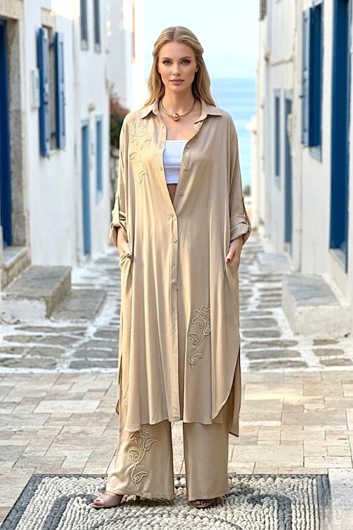 V276 Krem Alt-Üst Çiçek Nakışlı Takım