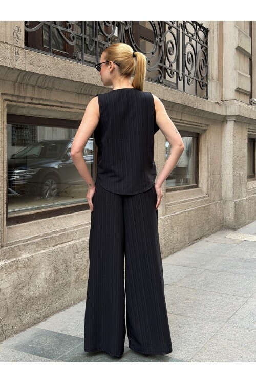 V425 Siyah Yakası Nakışlı Önden Bağlamalı Keten Takım