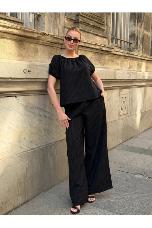 V429 Siyah Madonna Yaka Tarak Boşluğu Takım