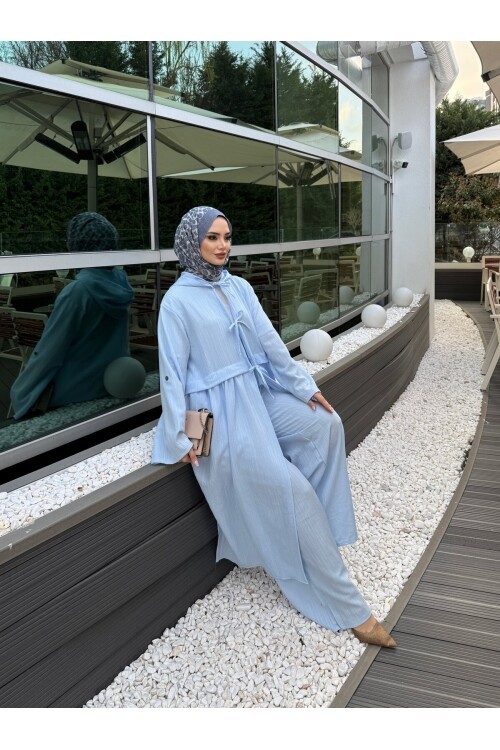 V430 Mavi Önden Bağlamalı Keten Takım