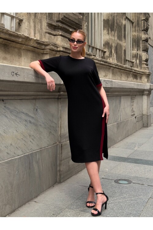 V508 Siyah Kırmızı Şeritli Yırtmaç Detaylı Oysho Elbise