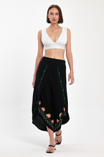 1003 Siyah Etnik Nakışlı Asimetrik Pantolon