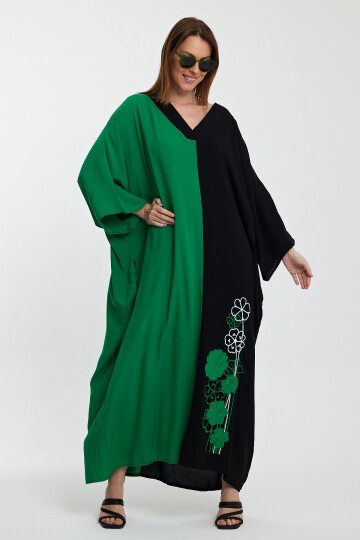 958 Siyah Yeşil V Yaka Büyük Beden Nakış Detaylı Uzun Viskon Elbise