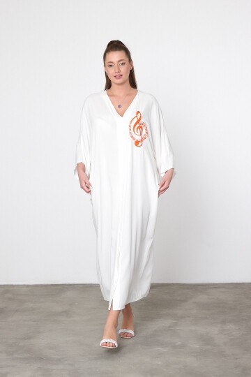 V050 Beyaz  Kadın V Yaka Düğme Kapalı Nota Nakış Detalı Büyük Beden Gömlek Elbise