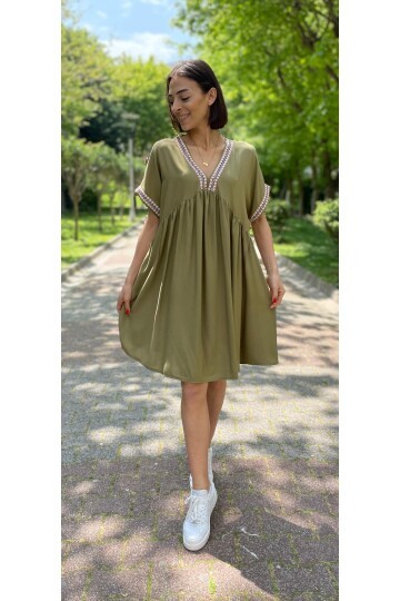 V072 Kadın V Yaka Brodeli Kısa Viskon Elbise